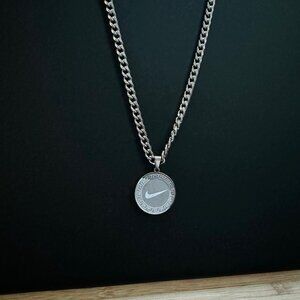 Nike Circle Pattern Pendant Necklace - Silver - 5mm Cuban - 22 Chain